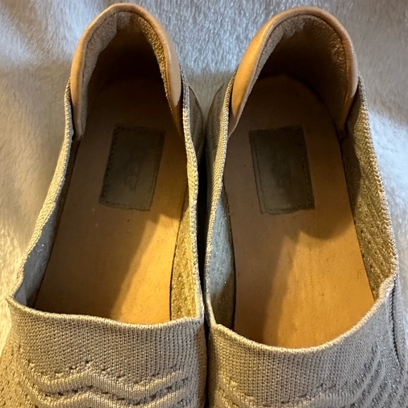GUC Ugg Slip Ons. Size 9.5 Women’s. - Picture 5 of 11
